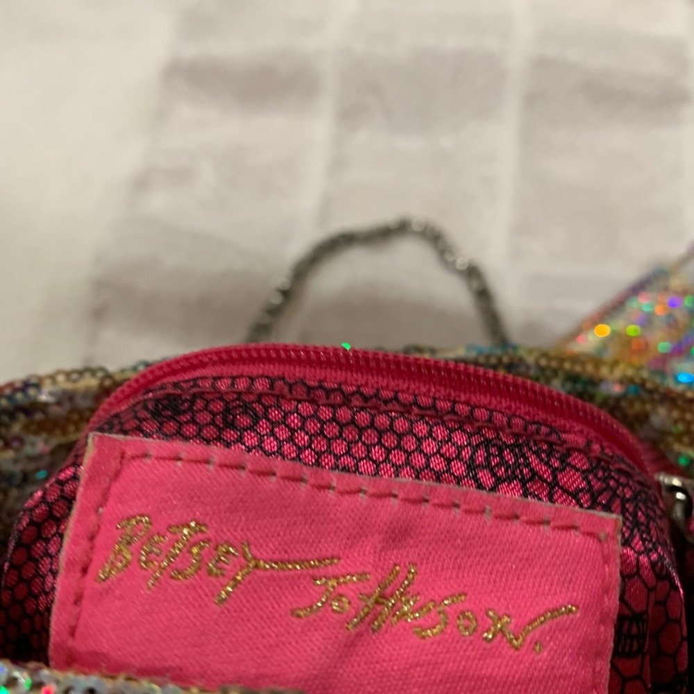 Betsyville clutch